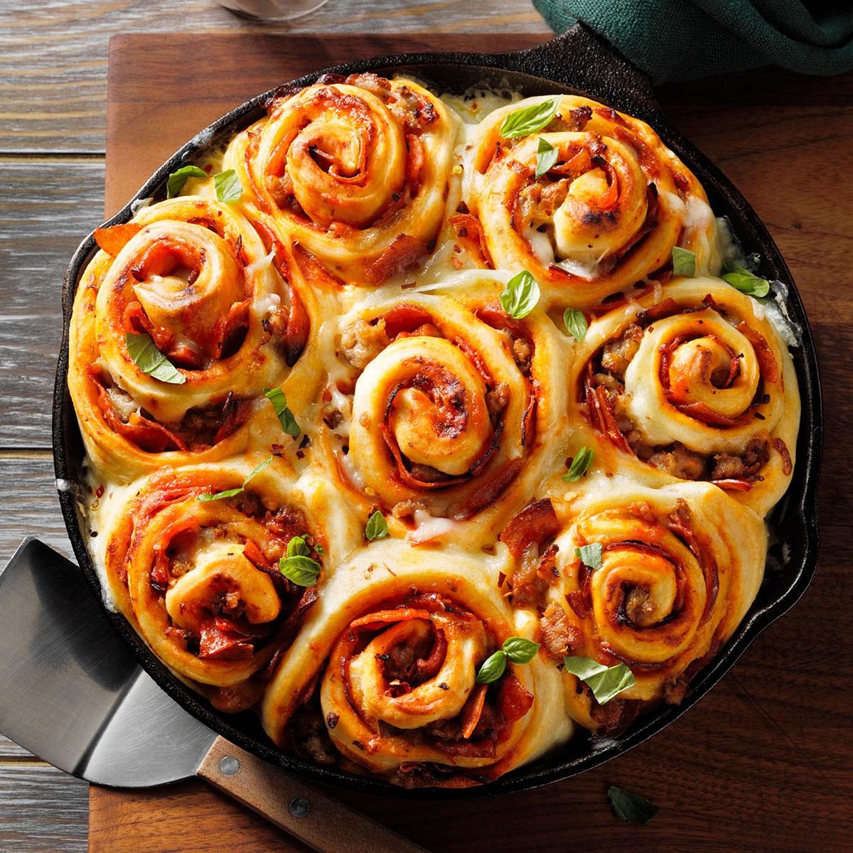 Cheesy Pizza Rolls Exps Frbz24 198384 P2 Md 04 16 3b