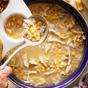 Flavorful White Chicken Chili Exps Tohfm22 93437 E09 21 2b
