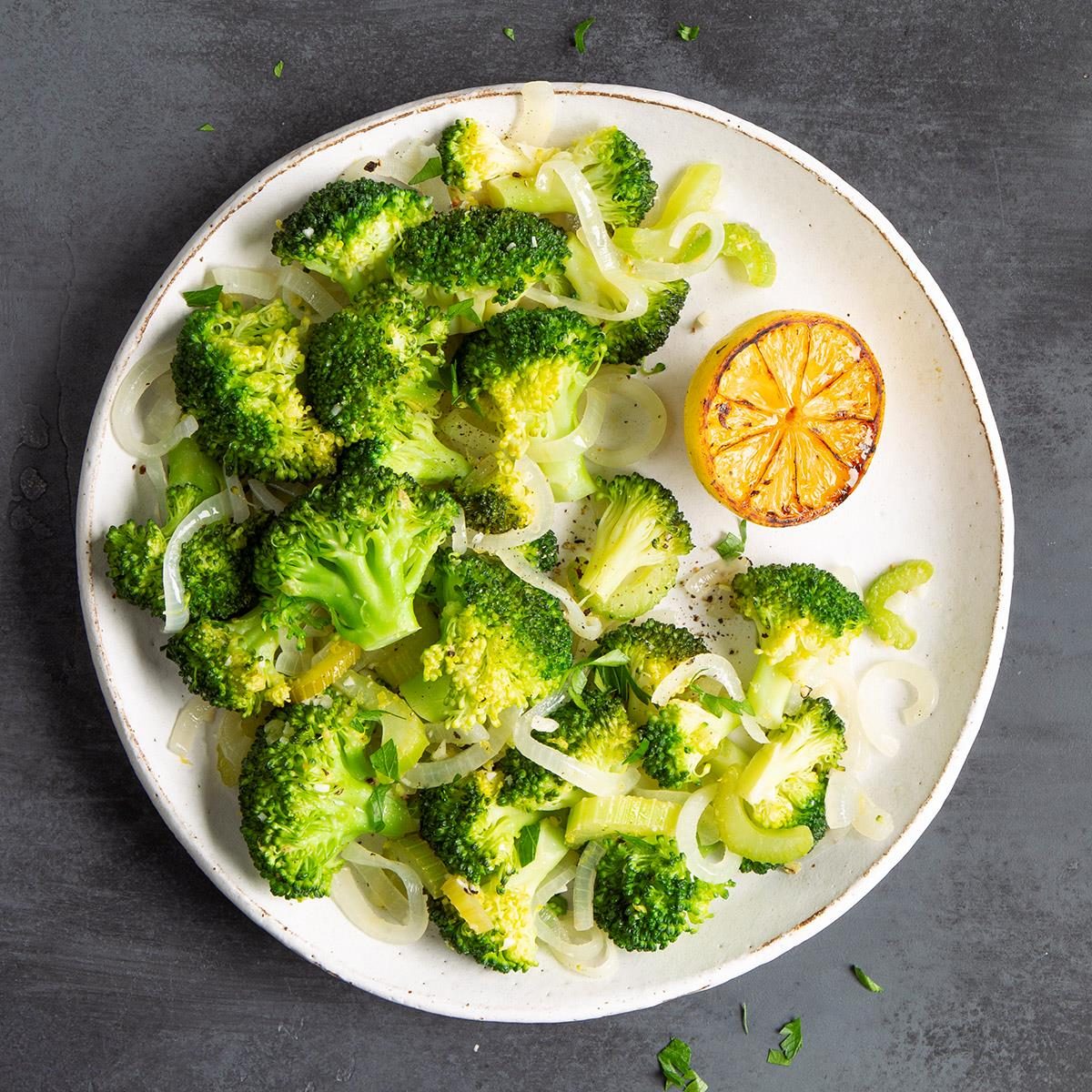Steamed Lemon Broccoli Exps Ft21 12270 F 1104 1