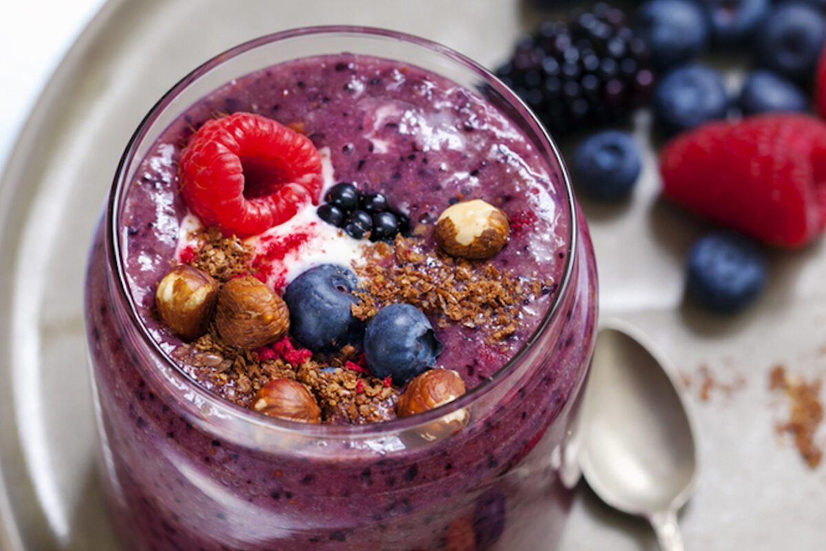 Berry smoothie, flaxseed