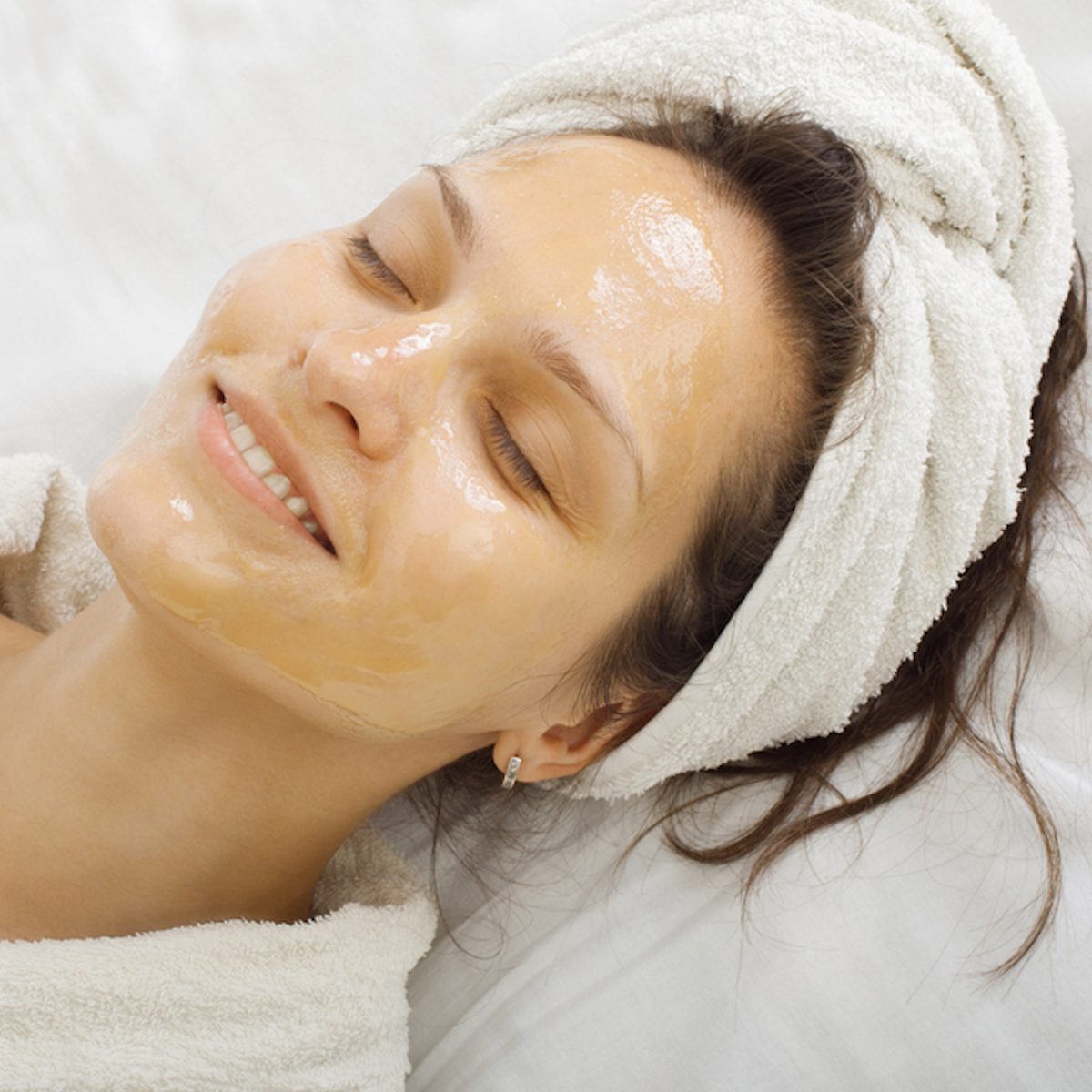 honey on face treatment