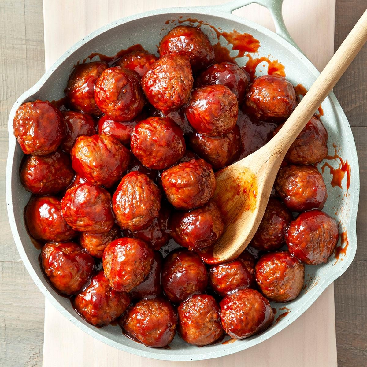 Grape Jelly and Chili Sauce Meatballs