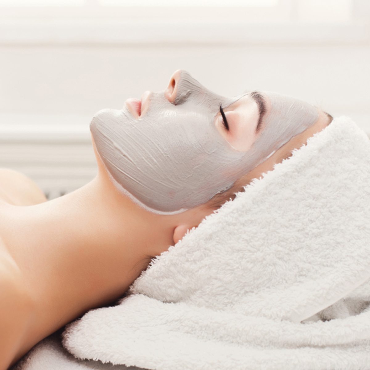 Face mask, spa beauty treatment.
