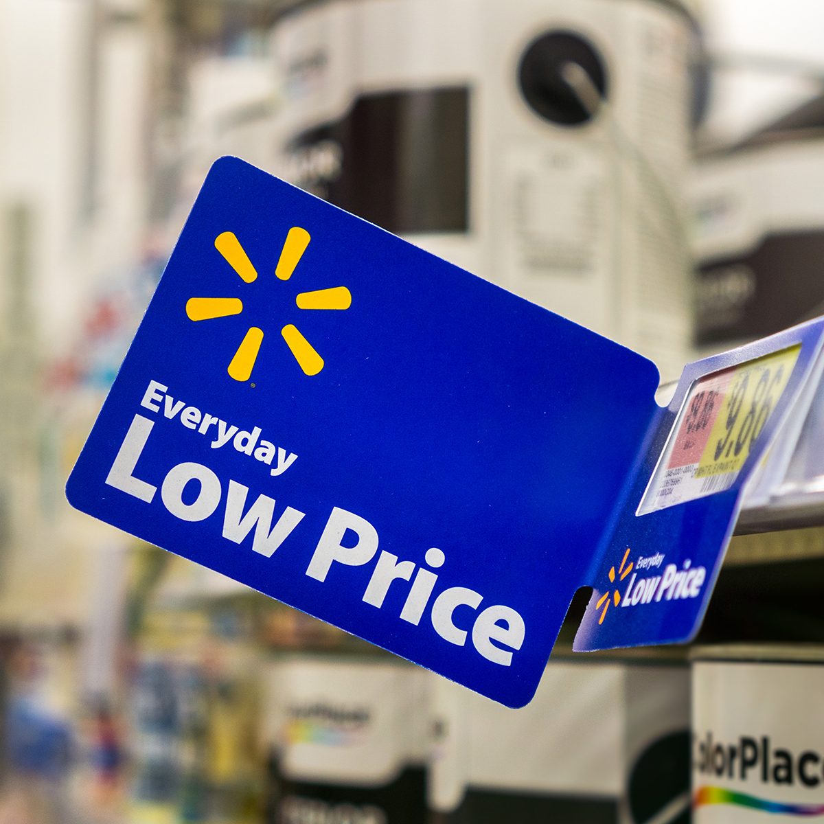 10 Secrets Walmart Employees Won’t Tell You