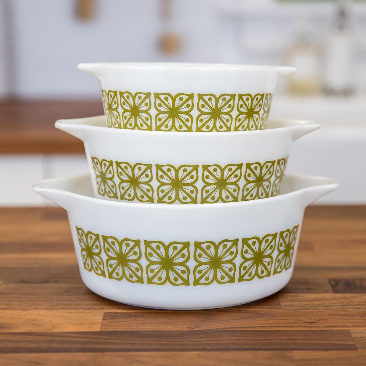 Vintage Pyrex dishes in verde