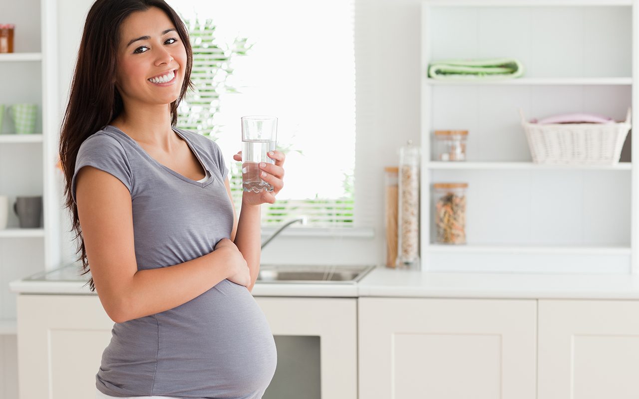 How Much Water Should a Pregnant Woman Drink?