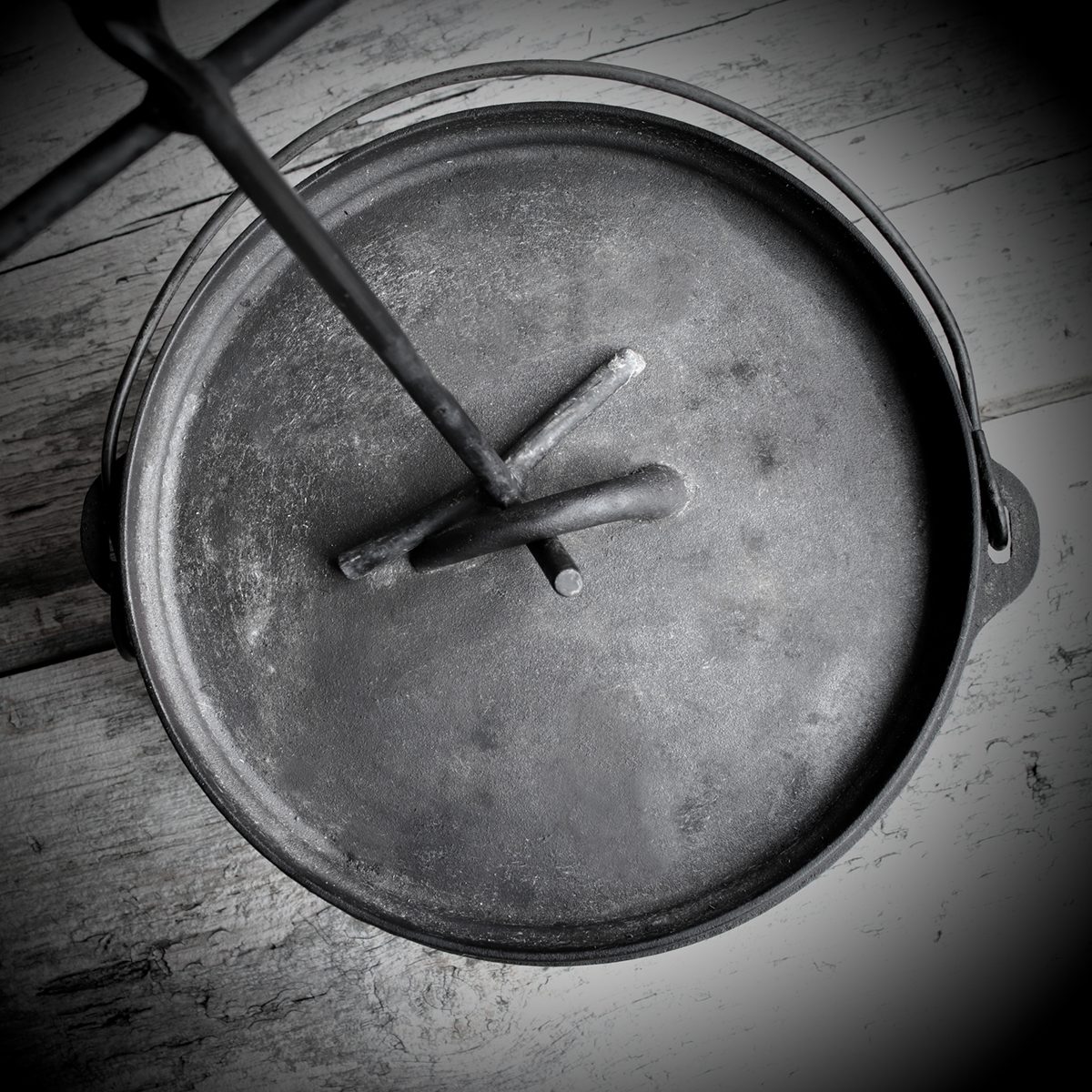 Cast Iron Dutch Oven With Lid Lifter Top View