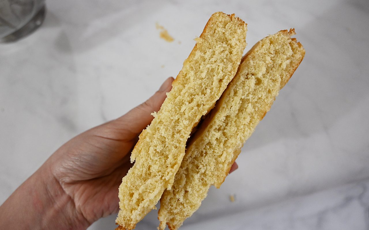 Holding plain flat cakes
