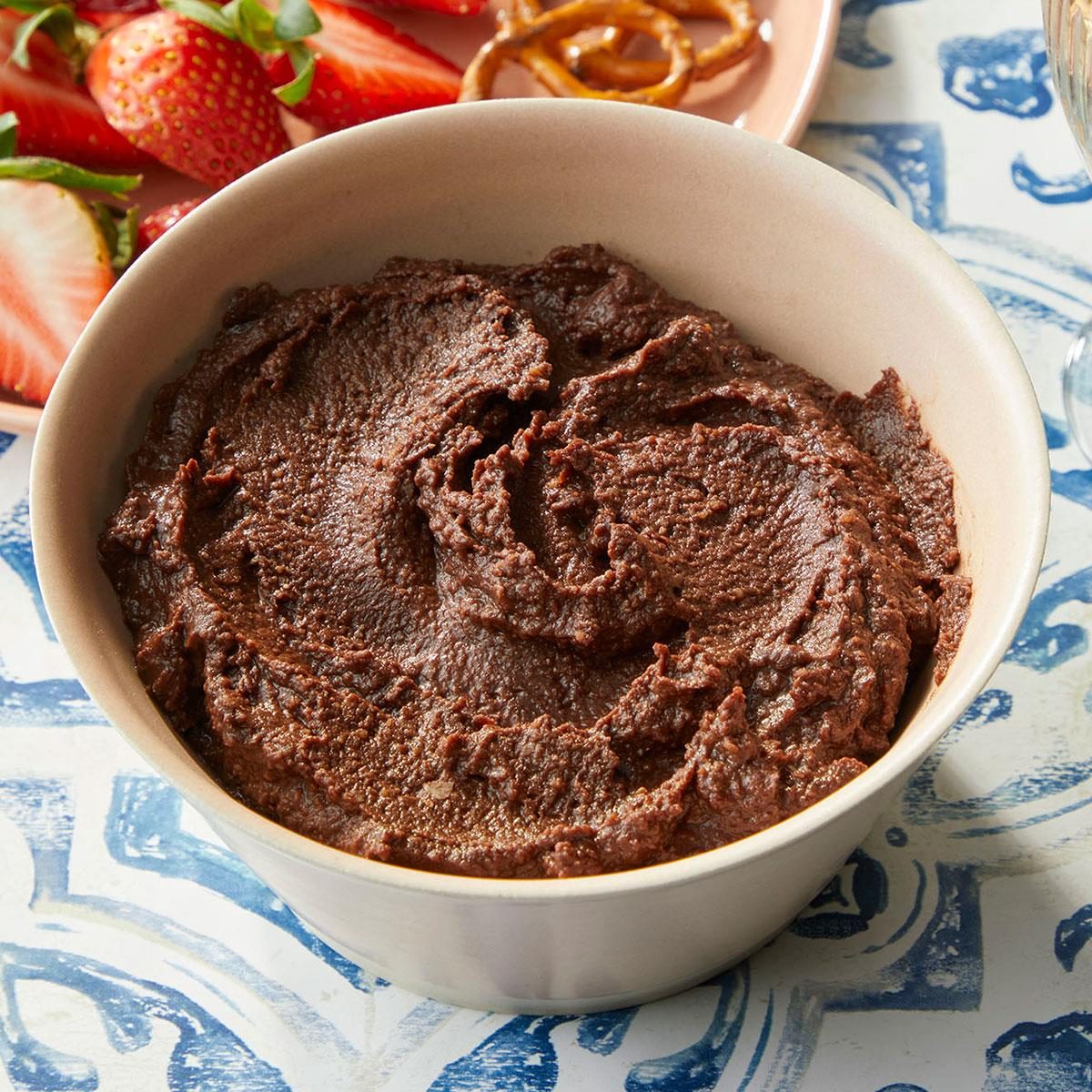 Chocolate Hummus Exps Toham25 254676 Dr 02 16 11b