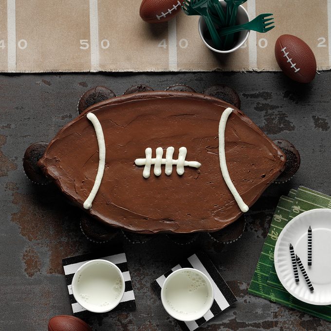 256548 Football Cupcake Cake