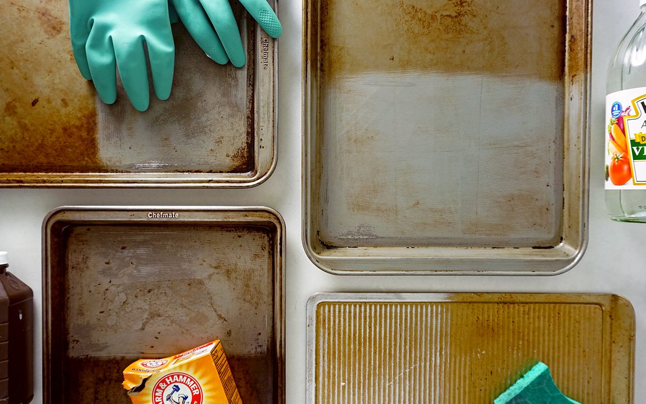 We Tried 4 Methods for Cleaning Baking Sheets and Found the Best