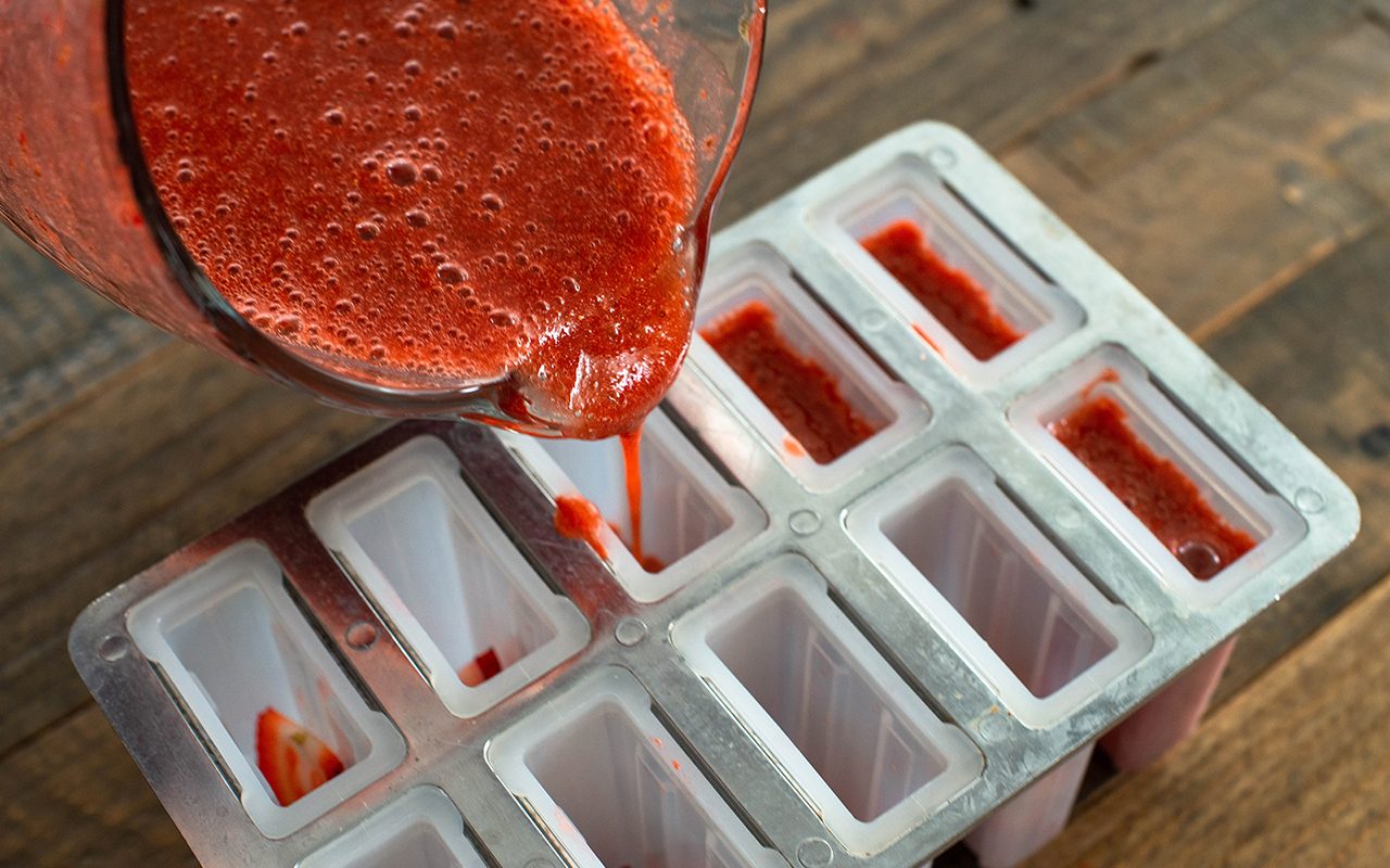 Adding Paleta Liquid paletas recipe