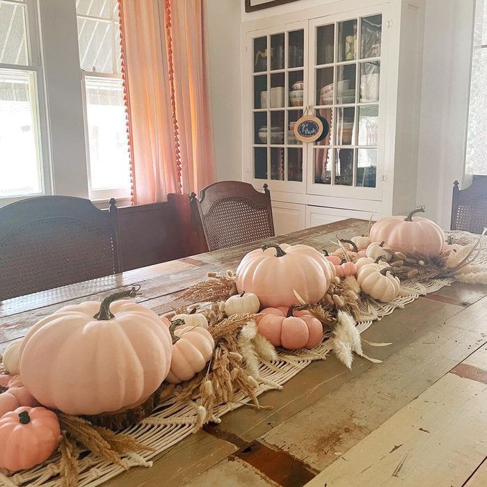 Ashrobburke Pink Pumpkins Centerpiece