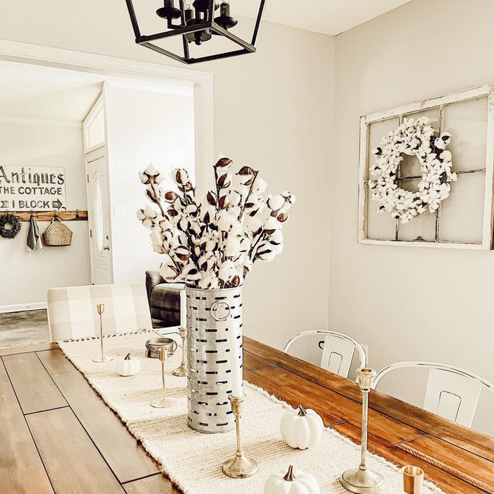 Teachmehowtodecorate Cotton Centerpiece