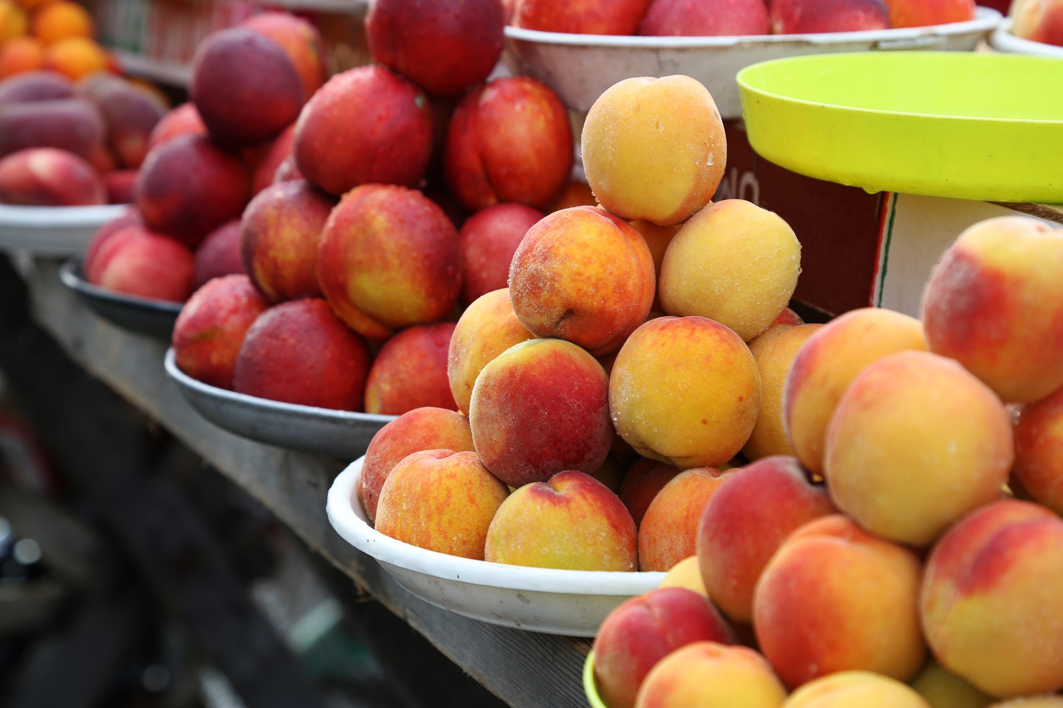 The Most Popular Types of Peaches for Eating and Baking