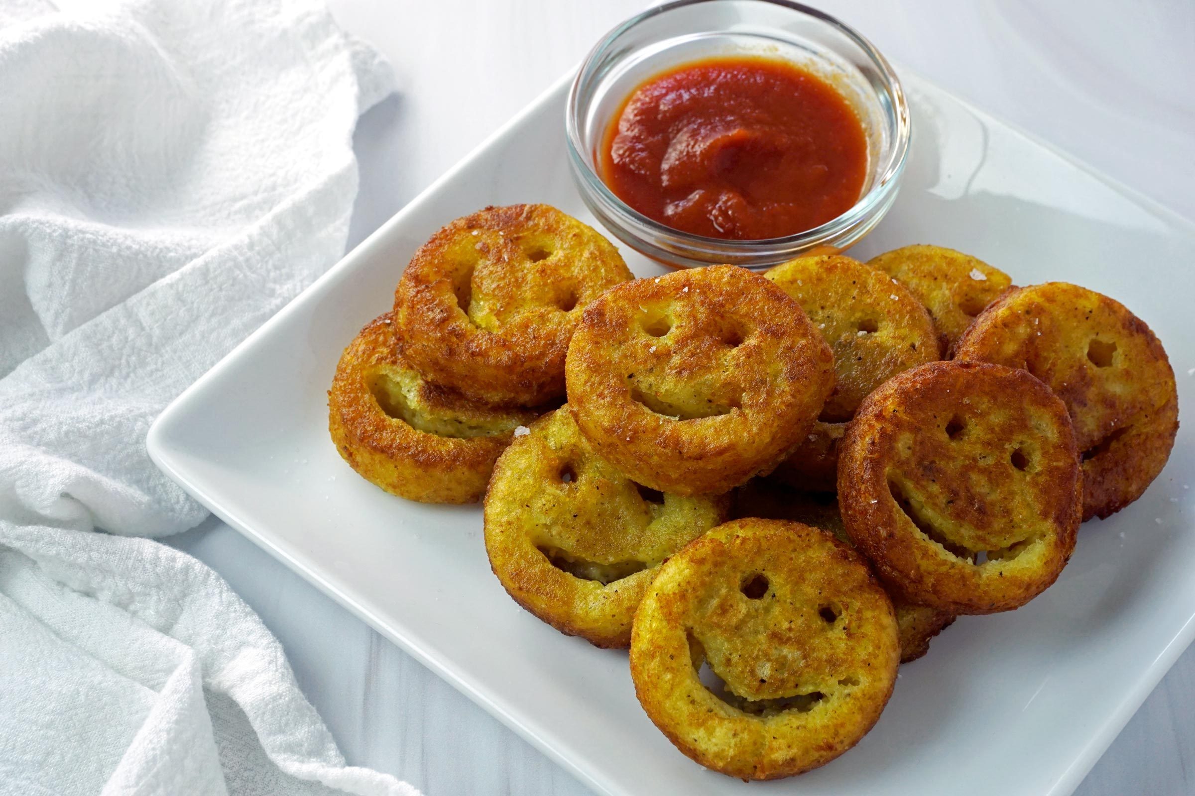 How to Make Homemade Smiley Fries {Baked or Fried}
