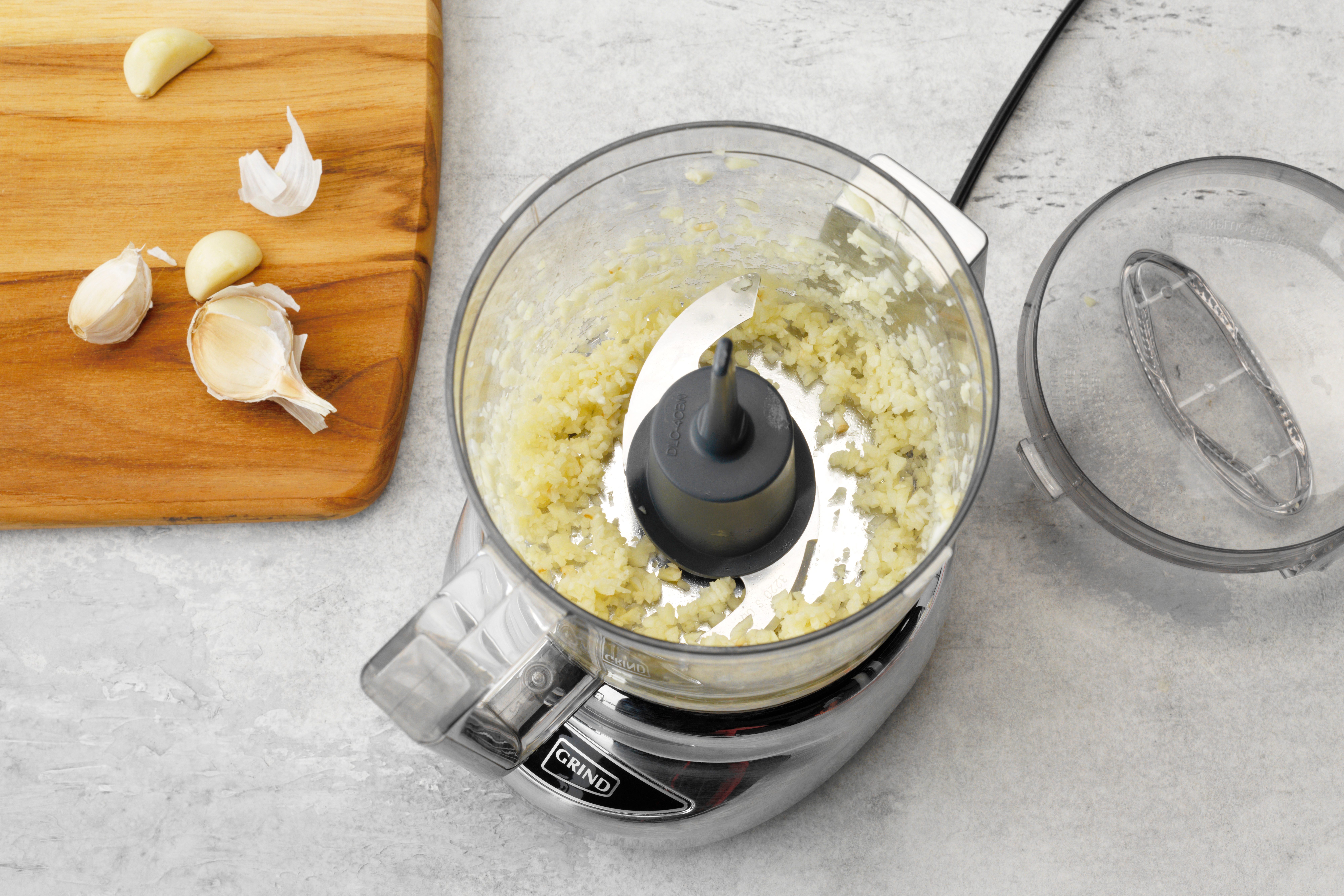 How To Mince Garlic Using A Mini Food Processor
