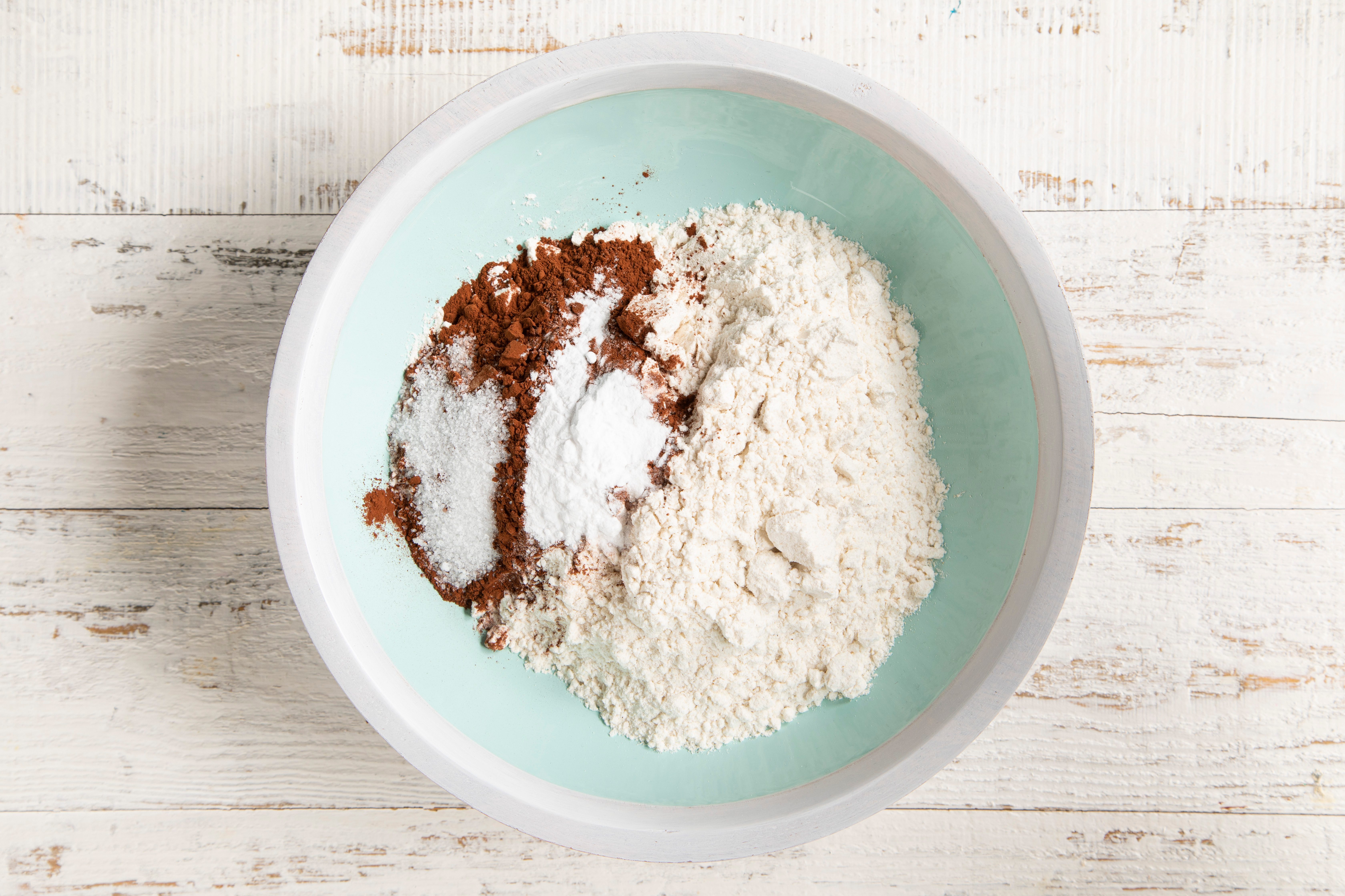 how to make a gluten free red velvet cake step 2