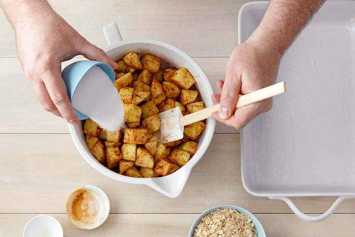 How To Make Gluten Free Apple Crisp Tohcom22 271538 Dr 01 06 2b