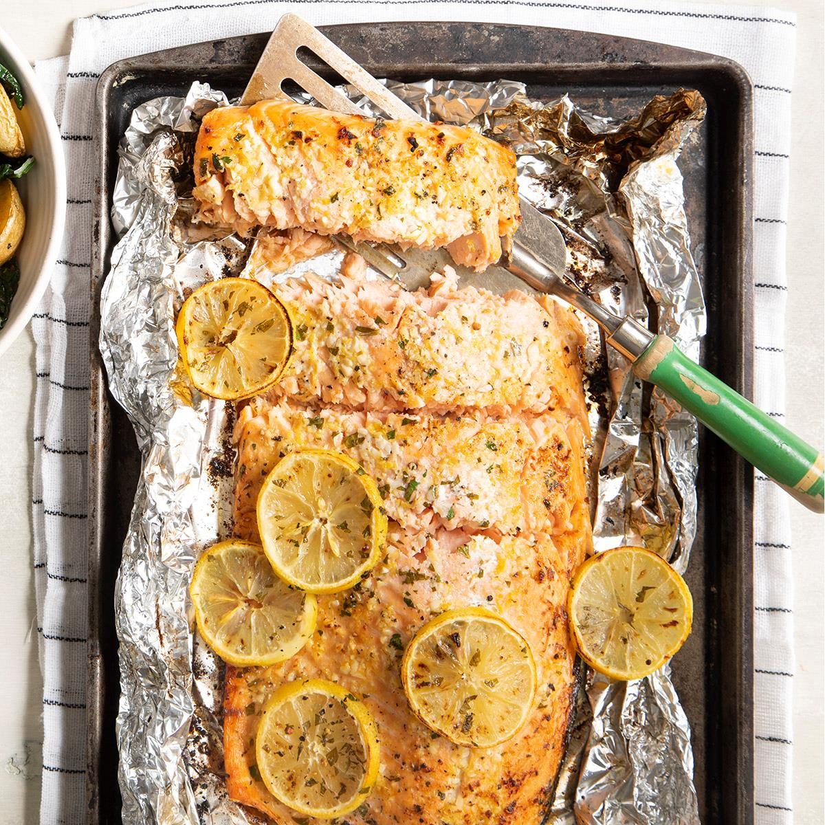 How to Bake Salmon in Foil