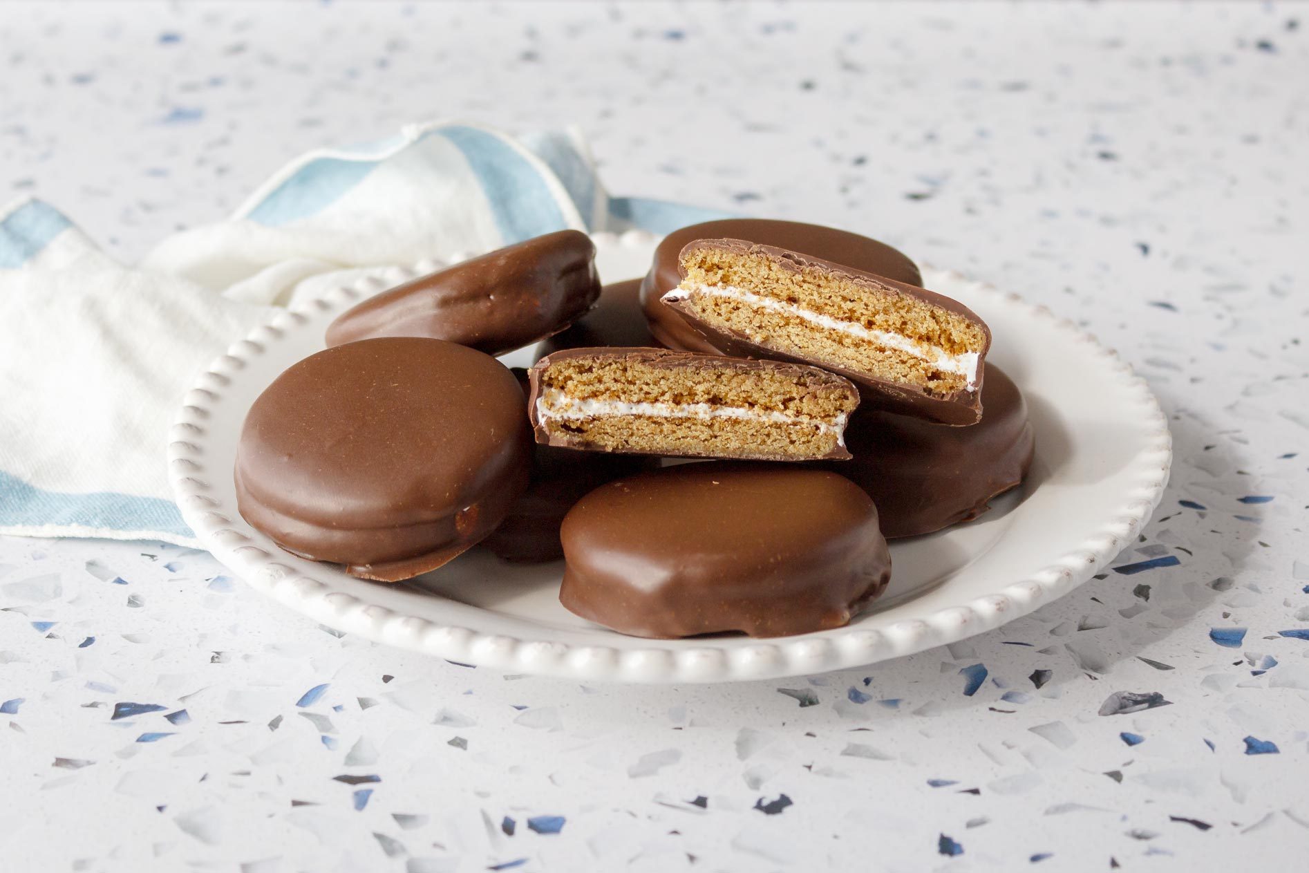 How to Make a Homemade Moon Pie