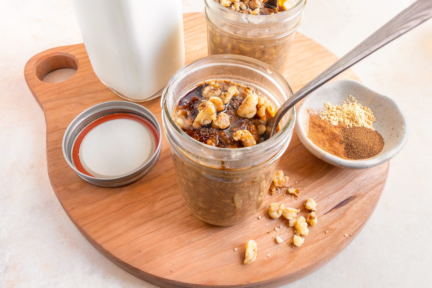 How to Make Gingerbread Overnight Oats for a Festive Winter Breakfast