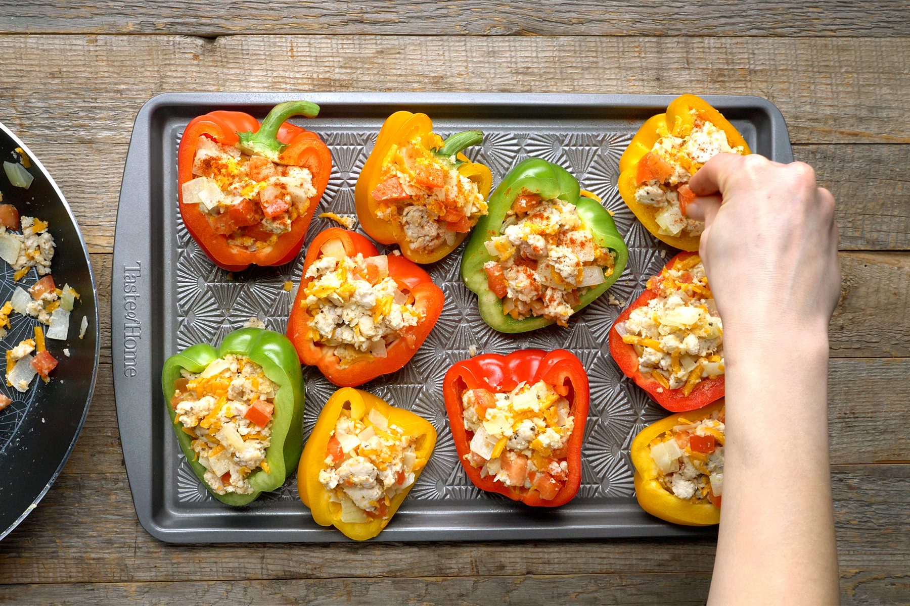 Ground Turkey Stuffed Peppers Tohvs19 40402 Bl 01 27 4