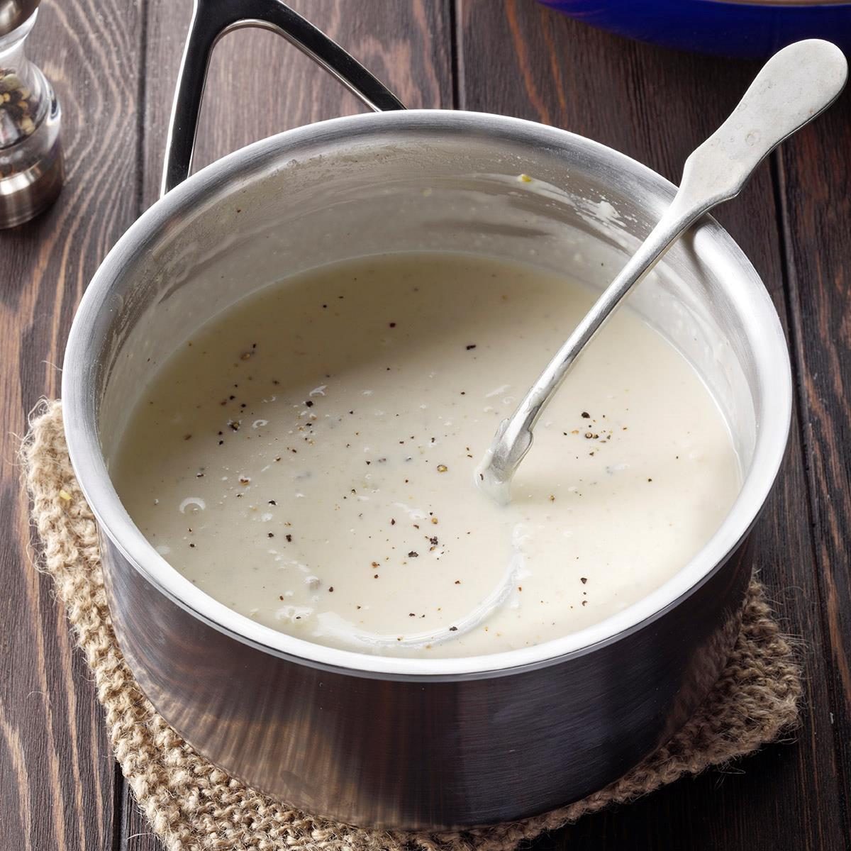 Homemade Alfredo Sauce Exps Thn18 154501 B05 31 2b 2
