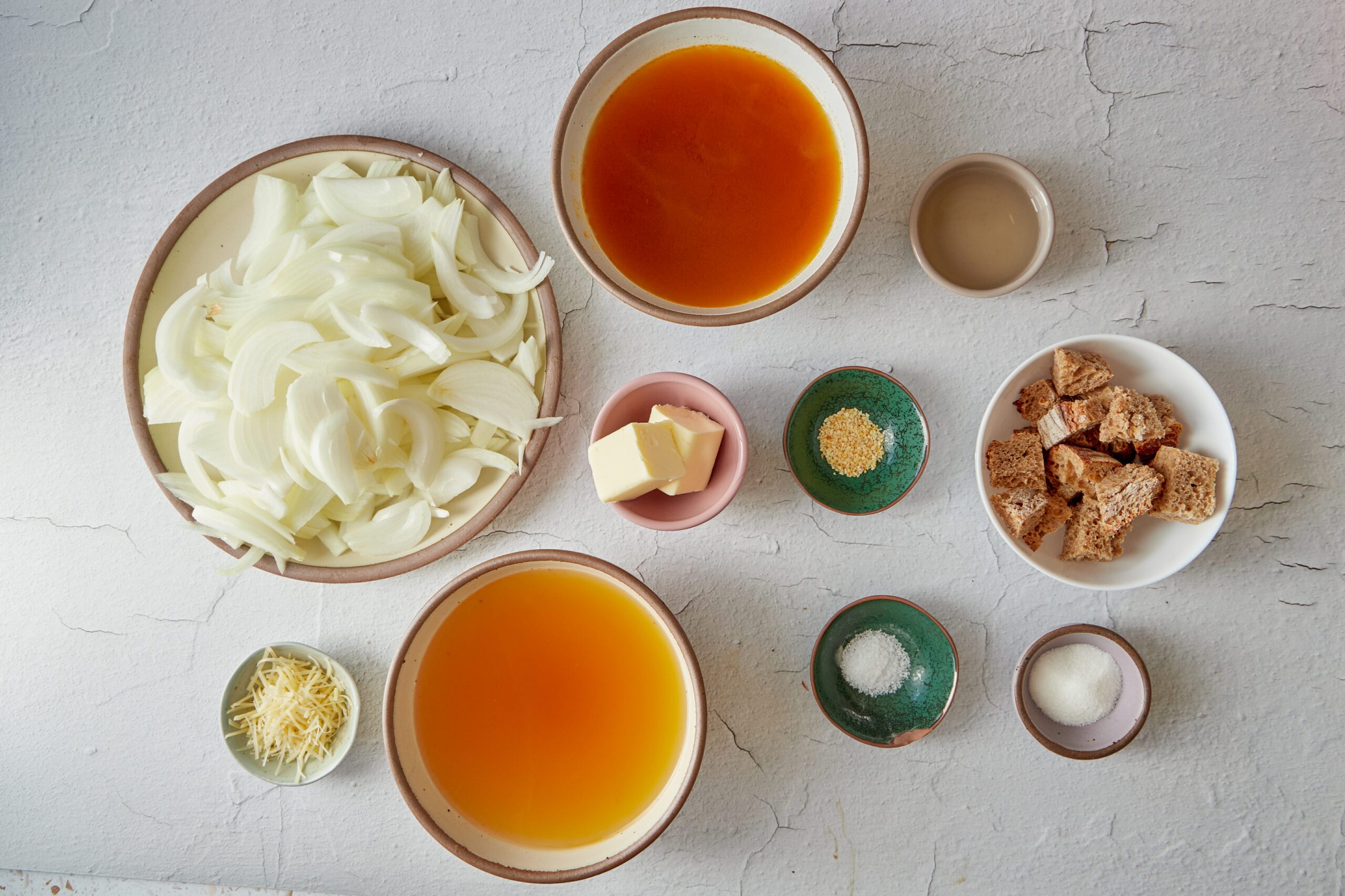 Ingredients for pressure cooker French onion soup.