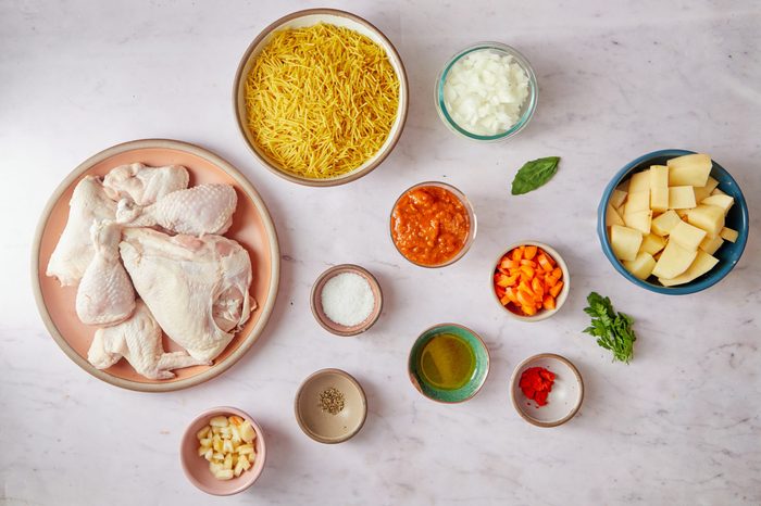 Ingredients for Spanish chicken soup