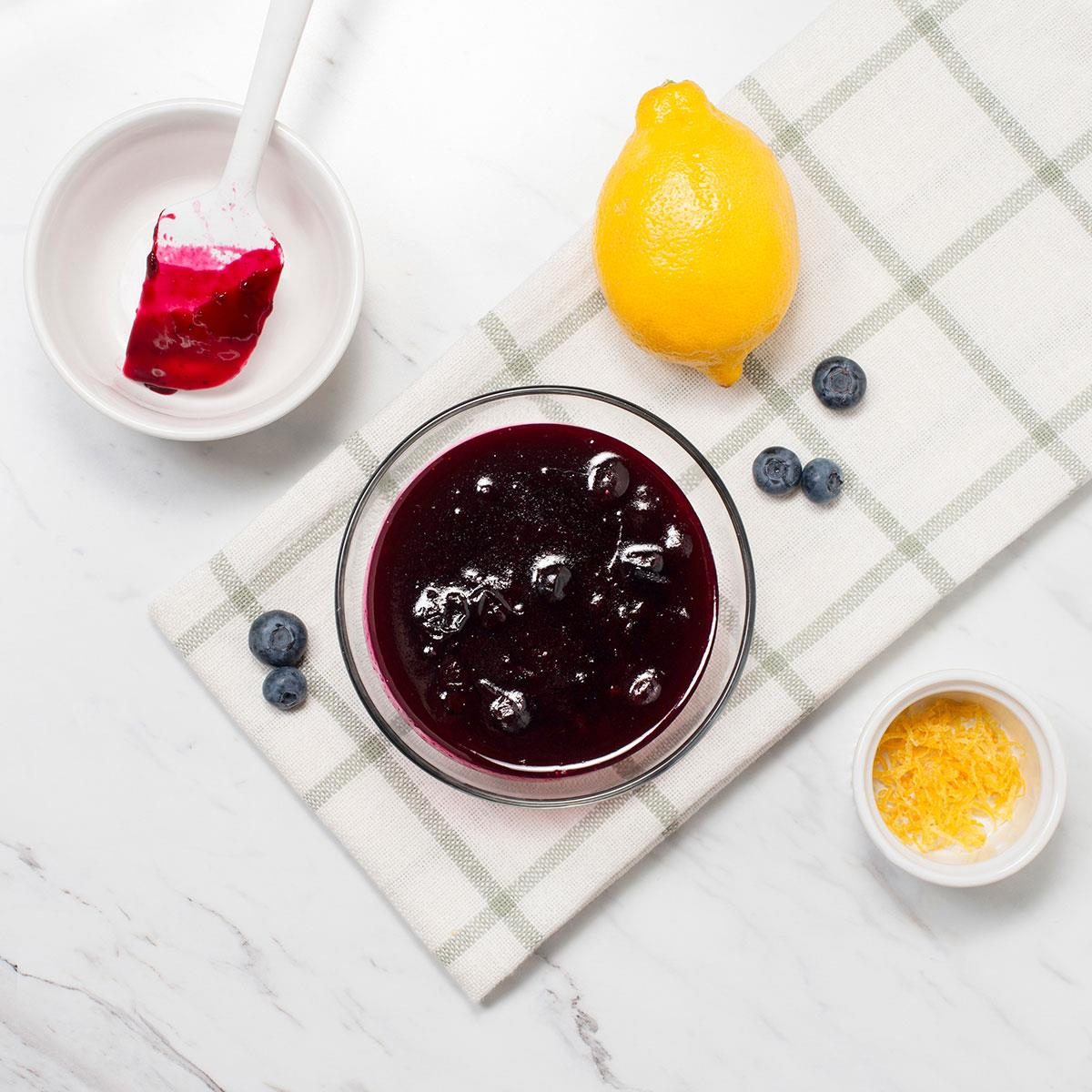 Easy Blueberry Sauce Exps Tohd24 23811 Emilydavis 05