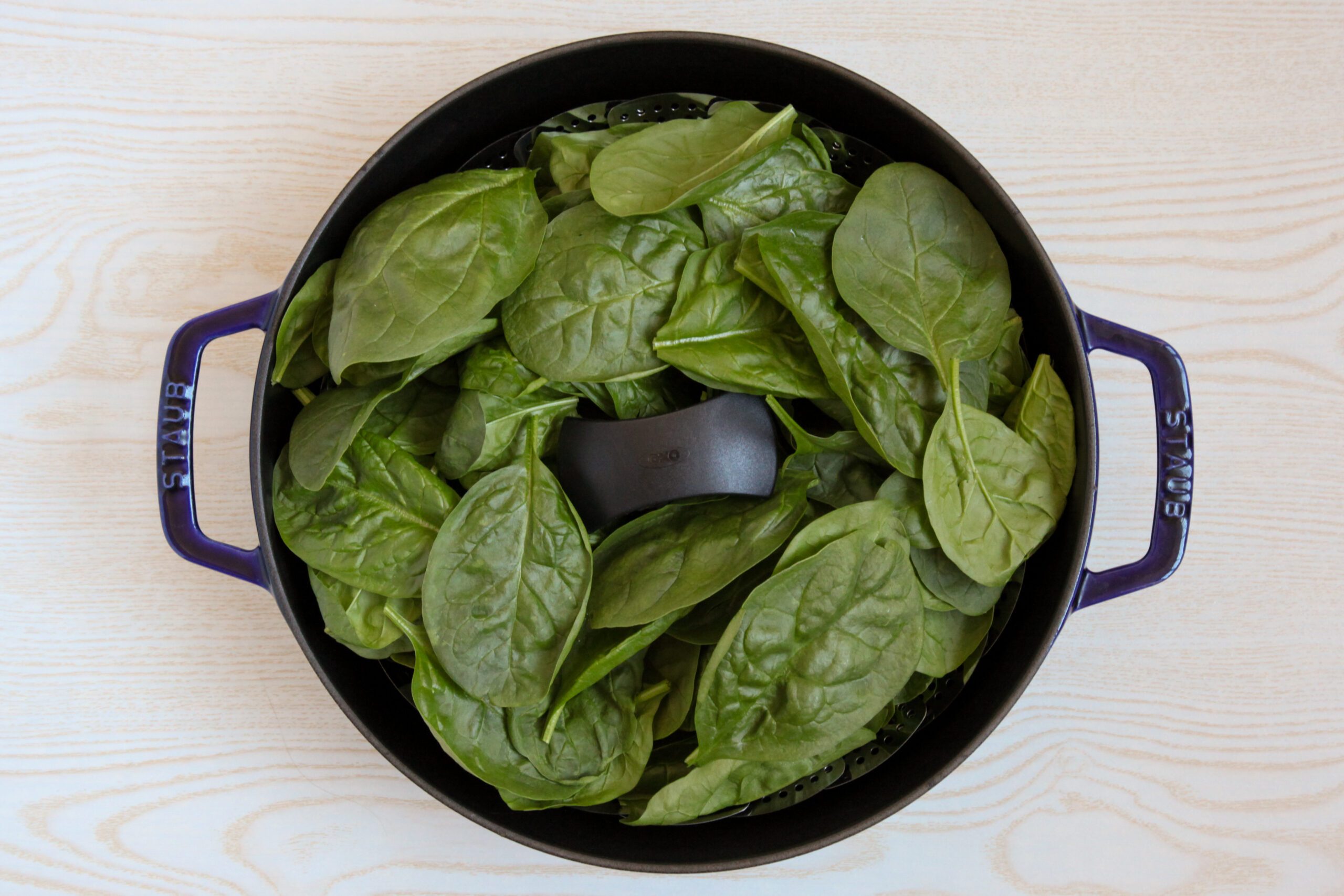 Steaming spinach