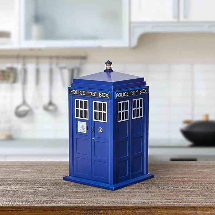 Doctor Who Tardis Cookie Jar With Light And Sound Effects Ecomm Amazon.com