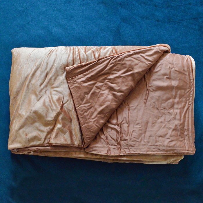 Toha25 Luxome Weighted Blanket With Cover  Emily Way 07 Ssedit