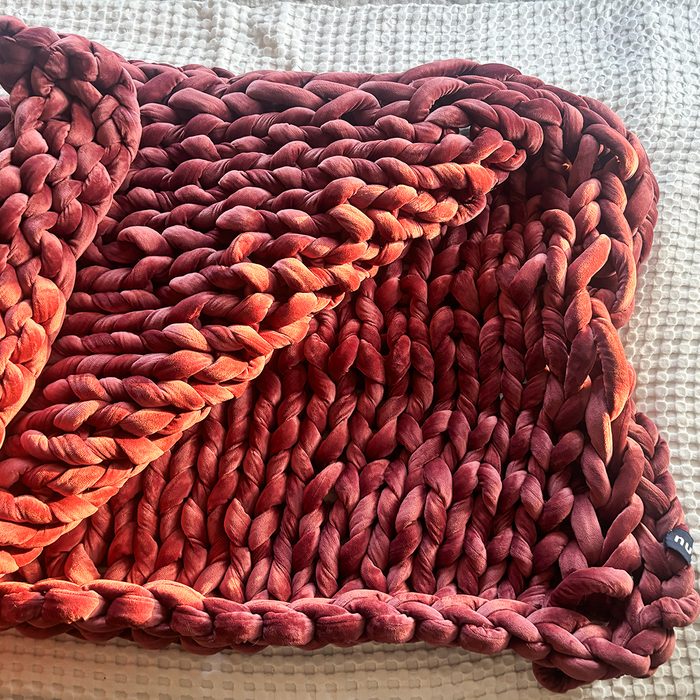 Toha25 Nuzzie Weighted Blanket Nicole Doster 01 Ssedit