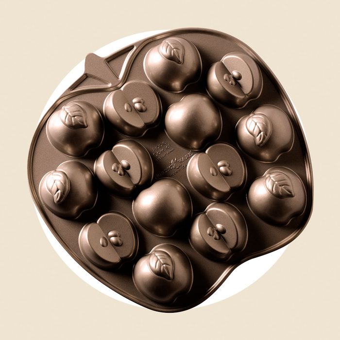 Nordic Ware Non Stick Novelty Apple Slice Cake Pan