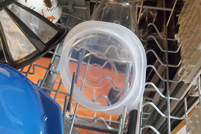 These Silicone Lids Stretch To Any Size Emily Way For Taste Of Home 04