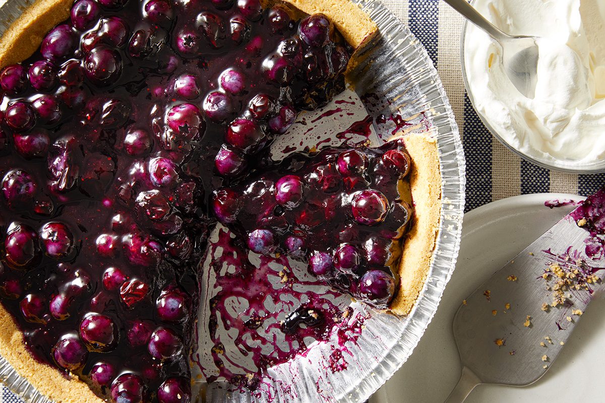Blueberry Pie With Graham Cracker Crust Ft25 33096 Ec 0423 3