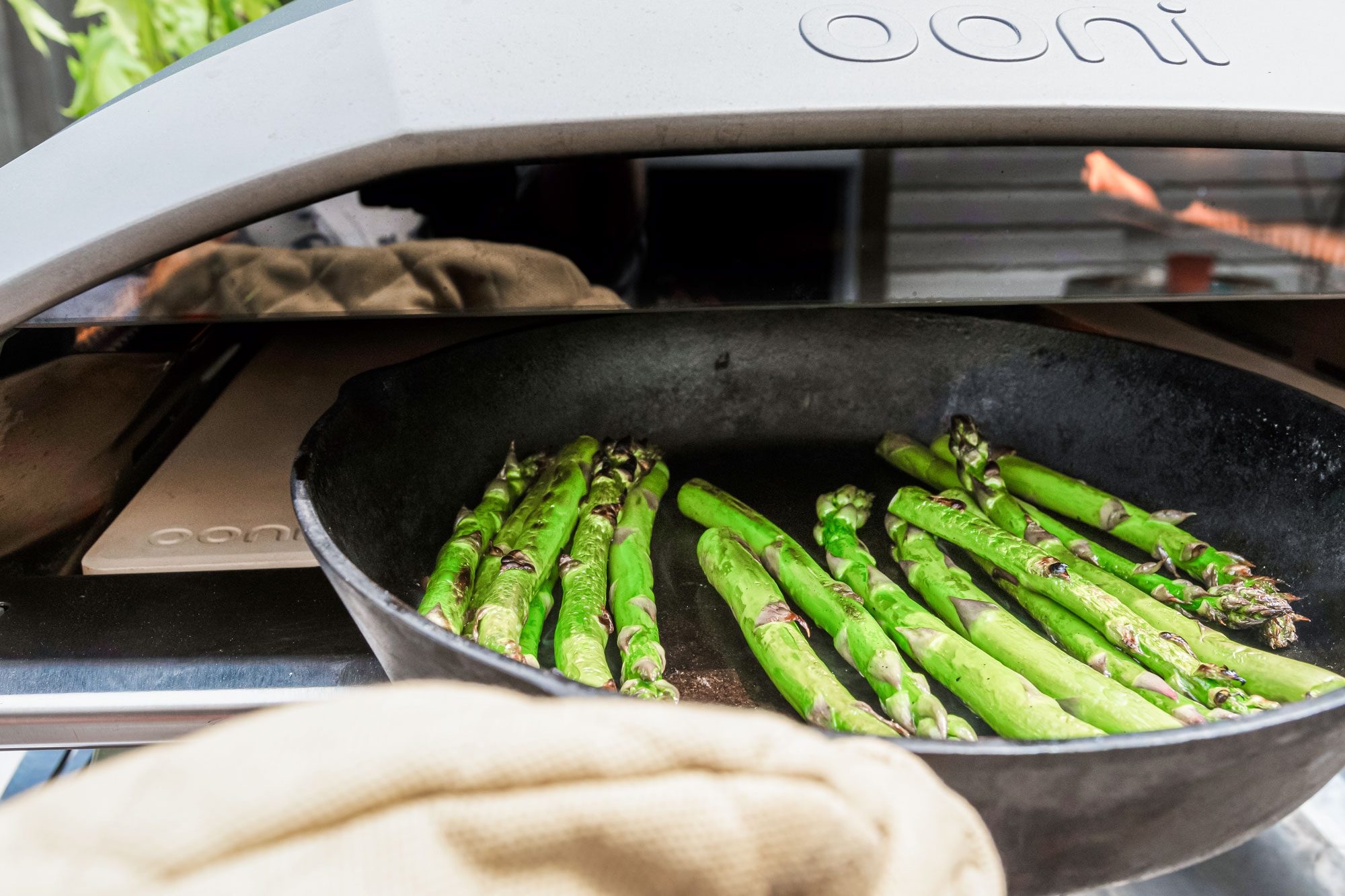 Ooni Koda 2 Pro Pizza Oven cooking