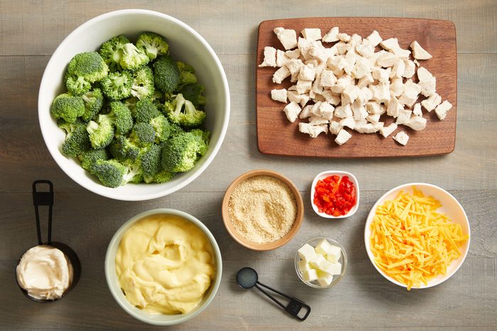 broccoli, mayonnaise, lemon juice, chicken, cheese, pimientos, melted butter and bread crumbs
