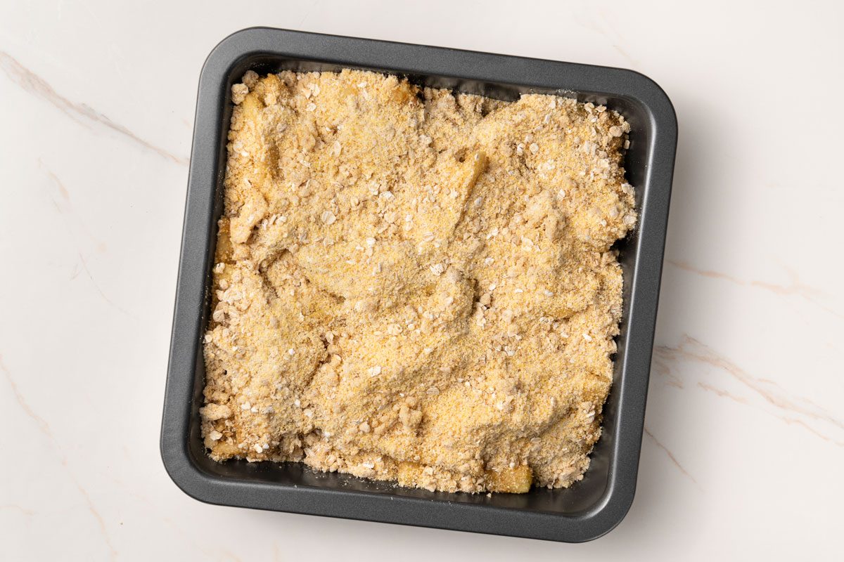 Sprinkle remaining cornbread mixture over top.