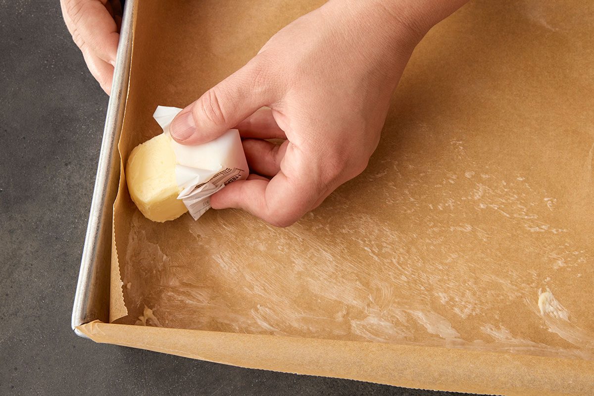 Brown Butter Blondie With Speculoos Buttercream Tohf26 196557 Dr 08 13 08b