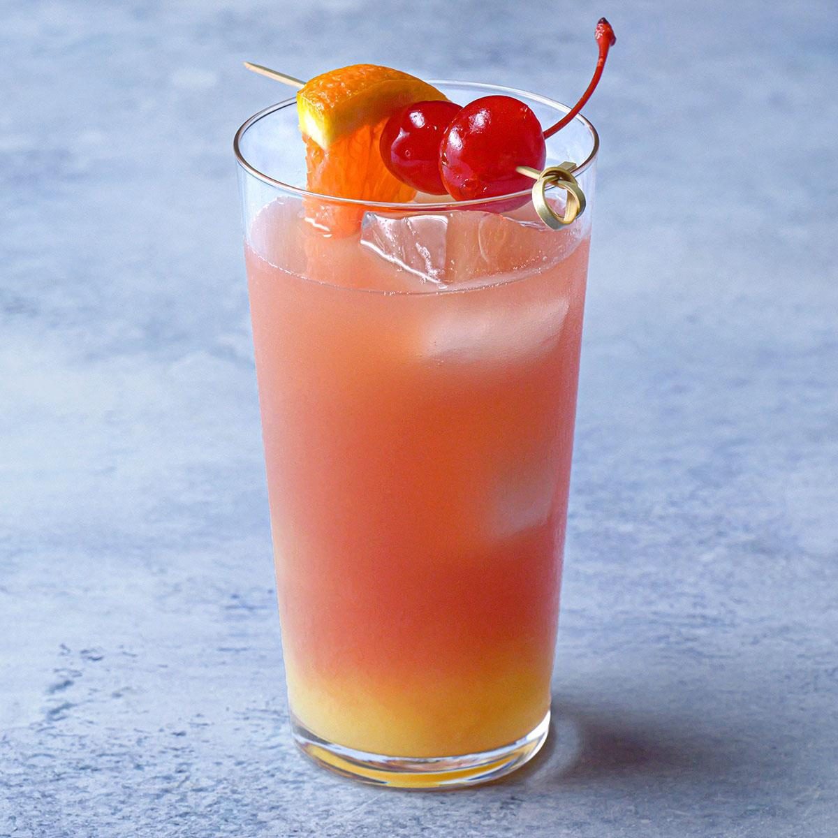 Glamorous Cocktails To Celebrate Your Showgirl Era Wood  Sex On The Beach