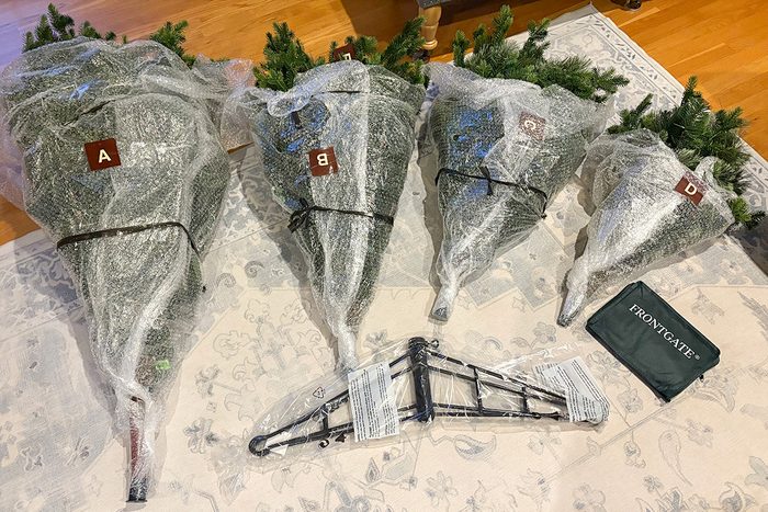 Toha25 Frontgate Scotch Christmas Tree Marisa Hillman 02 Ssedit