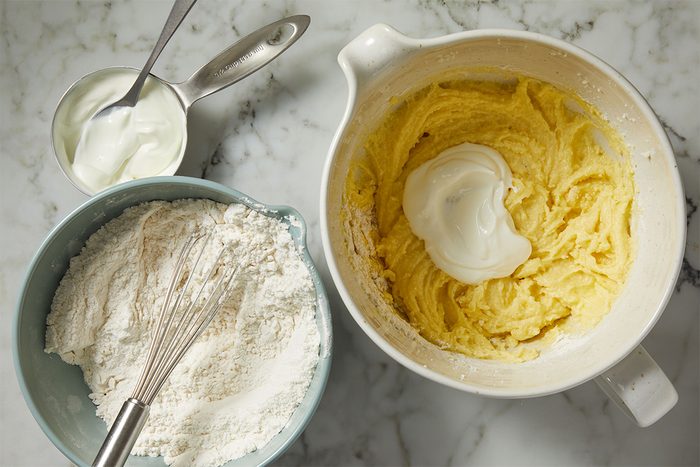 whisk the flour, baking powder, baking soda and salt in a bowl to make Yellow Squash Cake