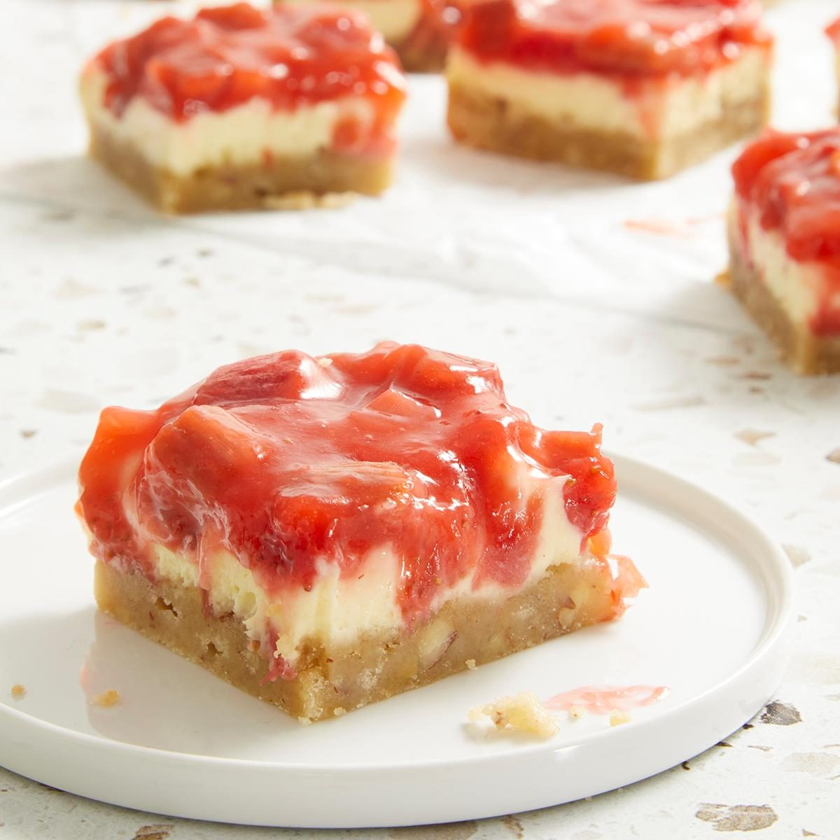 Strawberry Rhubarb Cheesecake Bars Exps Ft25 232666 Ac 1121 9